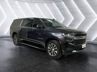 Used 2022 Chevrolet Suburban LT w/ Luxury Package