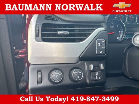 Used 2018 GMC Yukon SLT w/ Open Road Package image 17