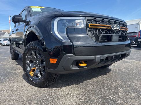 Used 2025 Ford Maverick Tremor AWD/4WD image 41