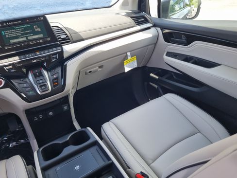 New 2026 Honda Odyssey Touring image 20