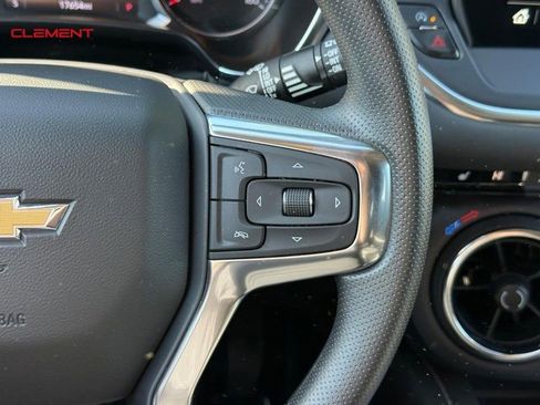 Used 2025 Chevrolet Blazer LT AWD/4WD image 24