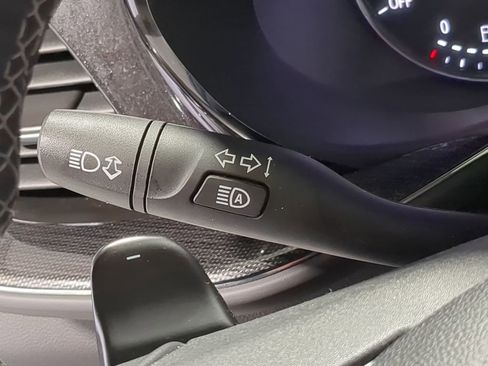 Used 2023 Buick Envision Essence FWD image 32