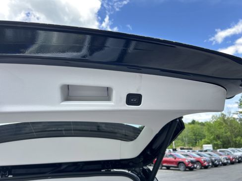 New 2026 Buick Enclave Avenir w/ Super Cruise Package FWD image 12
