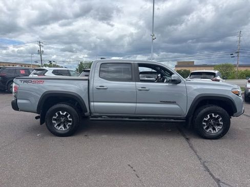 Used 2020 Toyota Tacoma TRD Off-Road AWD/4WD image 4