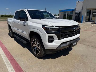 Used 2024 Chevrolet Colorado Z71 w/ Z71 Convenience Package 2
