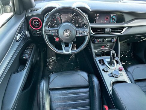 Used 2022 Alfa Romeo Stelvio Veloce AWD/4WD image 23