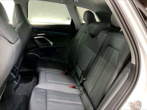 Certified 2025 Audi Q5 Prestige image 28