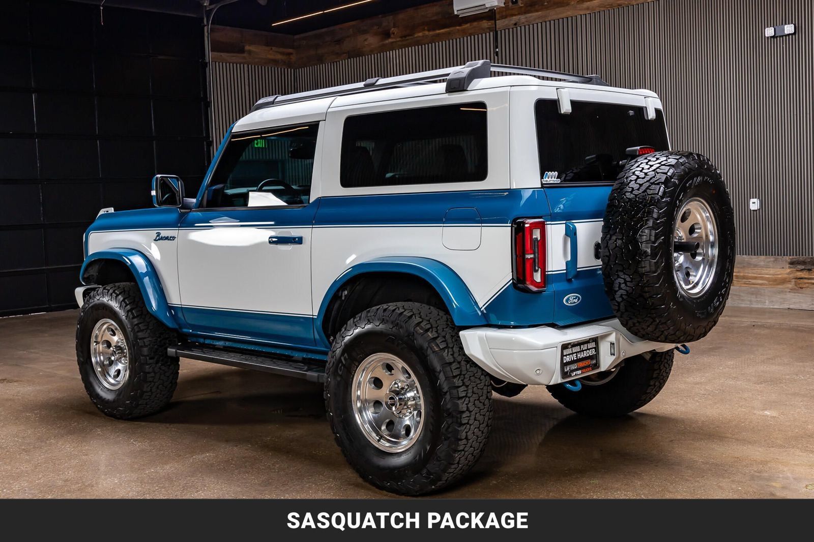 Used 2024 Ford Bronco Heritage Edition AWD/4WD image 7