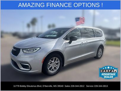 Used 2024 Chrysler Pacifica Touring-L