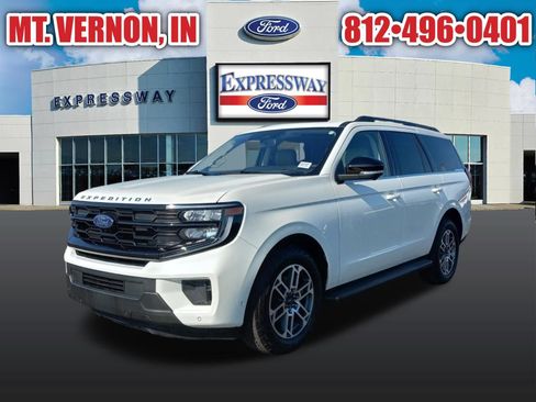 Used 2025 Ford Expedition Active AWD/4WD image 1