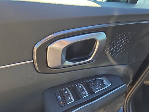 New 2026 Kia Sorento S image 18