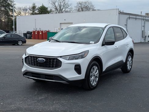 Used 2025 Ford Escape Active image 3