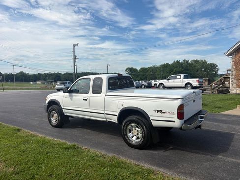 Used 2000 Toyota Tacoma PreRunner RWD image 16