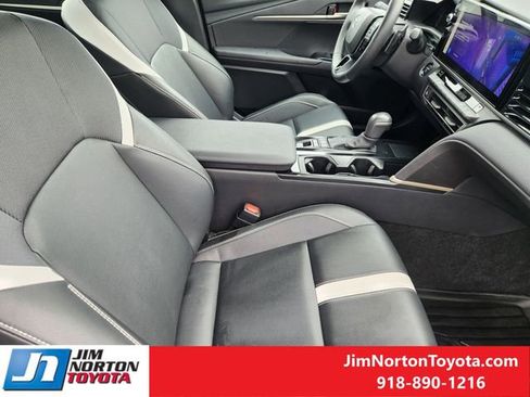 Used 2025 Toyota Camry SE w/ Multimedia Upgrade Package AWD/4WD image 15