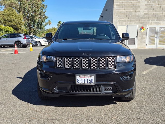 Used 2020 Jeep Grand Cherokee Altitude AWD/4WD image 2