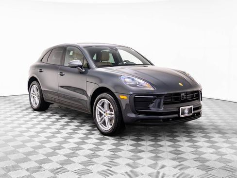 Certified 2025 Porsche Macan image 6