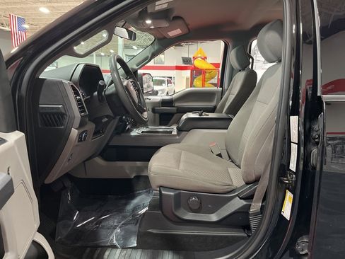 Used 2018 Ford F150 XLT w/ Trailer Tow Package image 11