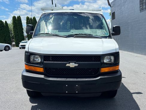 Used 2016 Chevrolet Express 2500 RWD image 3