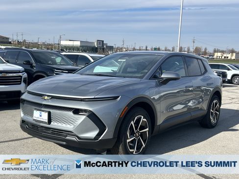 New 2026 Chevrolet Equinox EV LT image 4