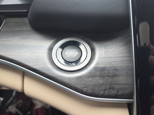 Used 2023 Jeep Grand Cherokee 4WD 4xe image 17