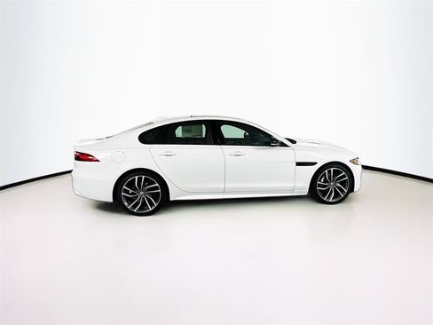 New 2024 Jaguar XF R-Dynamic SE image 4