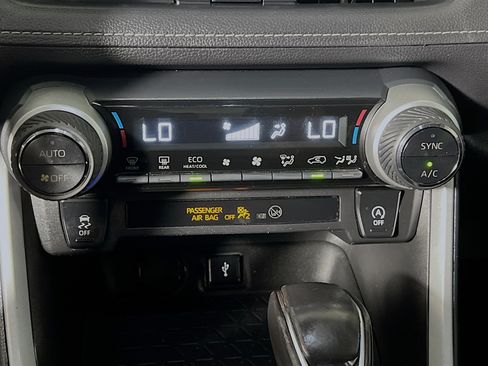 Used 2021 Toyota RAV4 XLE Premium FWD image 26