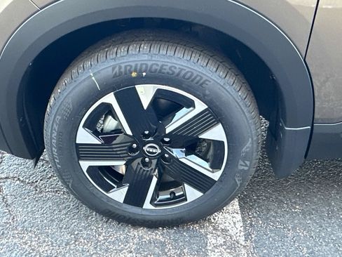 New 2026 Nissan Kicks SV w/ Interior Electronics Package AWD/4WD image 8