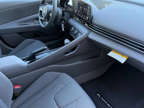New 2026 Hyundai Elantra SE FWD image 12