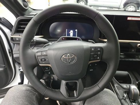 New 2026 Toyota Crown Platinum image 32