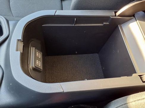 Used 2025 Toyota RAV4 XLE image 54