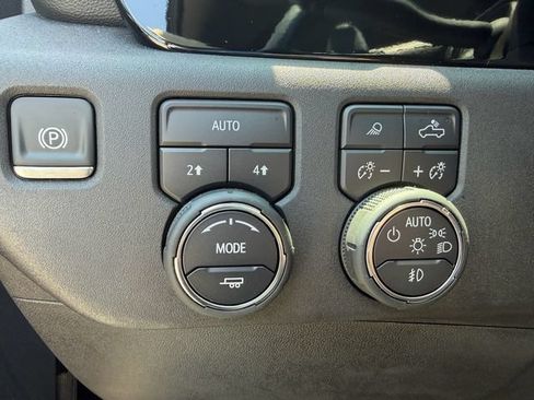 Used 2025 Chevrolet Silverado 1500 RST w/ Convenience Package II AWD/4WD image 22