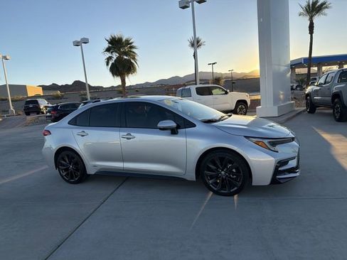 Certified 2024 Toyota Corolla SE w/ SE Package image 4