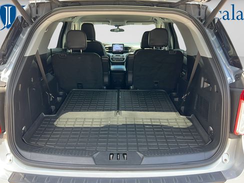 Used 2023 Ford Explorer XLT w/ Equipment Group 202A RWD image 9