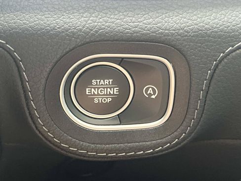 Used 2024 Mercedes-Benz GLE 450 4MATIC image 38