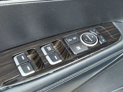 Used 2019 Kia Sorento L image 13