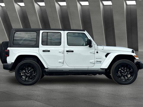Used 2023 Jeep Wrangler Sahara image 3