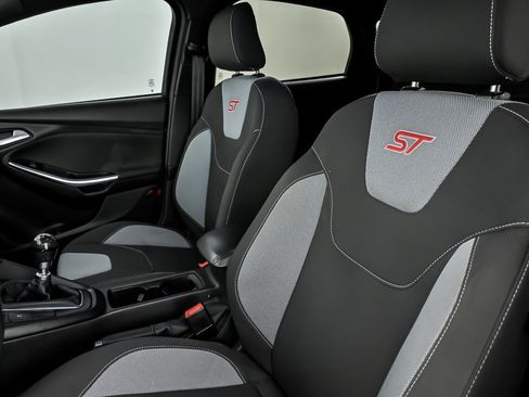 Used 2018 Ford Focus ST image 21