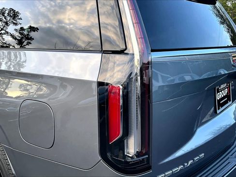 Used 2021 Cadillac Escalade ESV Premium Luxury Platinum image 28