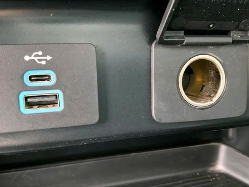 Used 2023 Ford F550 4x4 Crew Cab Super Duty image 32