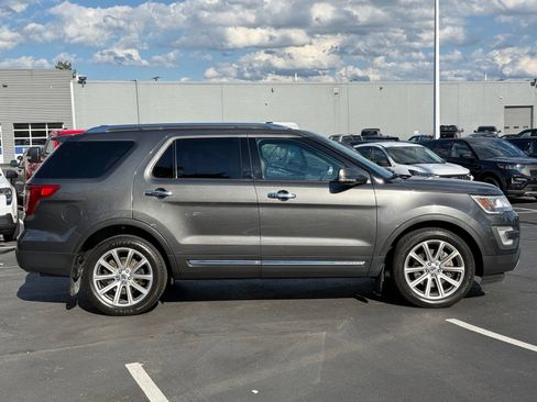 Used 2017 Ford Explorer Limited AWD/4WD image 3