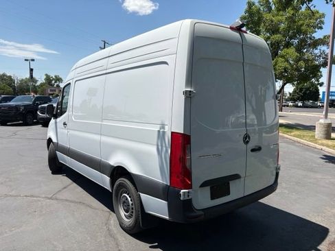 Used 2025 Mercedes-Benz Sprinter 2500 image 4