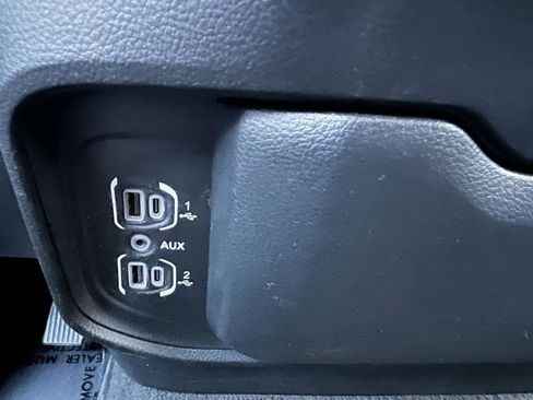 Used 2023 RAM 1500 Laramie image 30