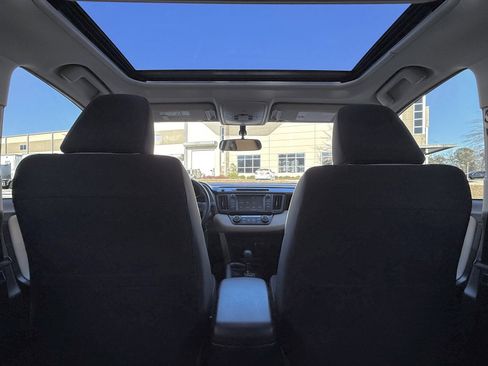 Used 2016 Toyota RAV4 XLE image 32