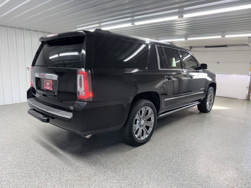 Used 2016 GMC Yukon XL Denali w/ Open Road Package AWD/4WD image 6