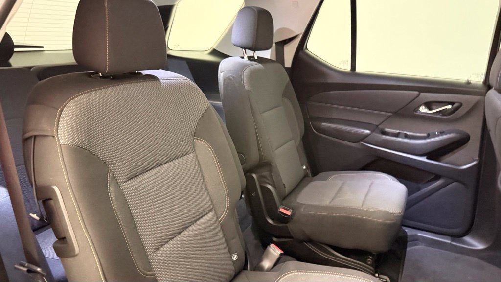 Used 2021 Chevrolet Traverse LT FWD image 38