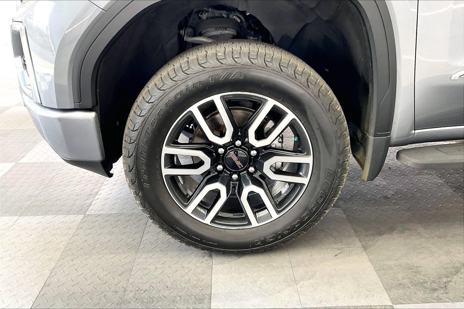 Used 2021 GMC Sierra 1500 AT4 w/ AT4 Premium Package AWD/4WD image 8