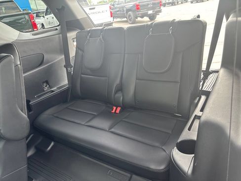 Used 2023 Ford Explorer XLT w/ Equipment Group 202A AWD/4WD image 6