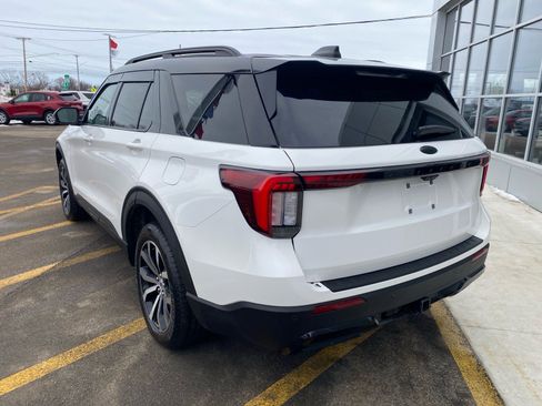 Used 2025 Ford Explorer ST-Line image 3
