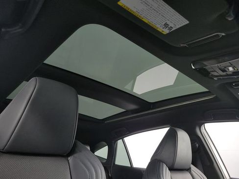 Used 2021 Toyota Venza Limited w/ Advanced Technology Package AWD/4WD image 19