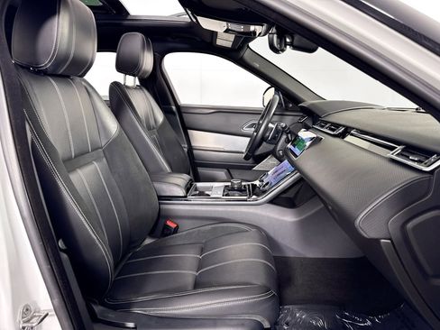 Used 2019 Land Rover Range Rover Velar R-Dynamic SE image 35